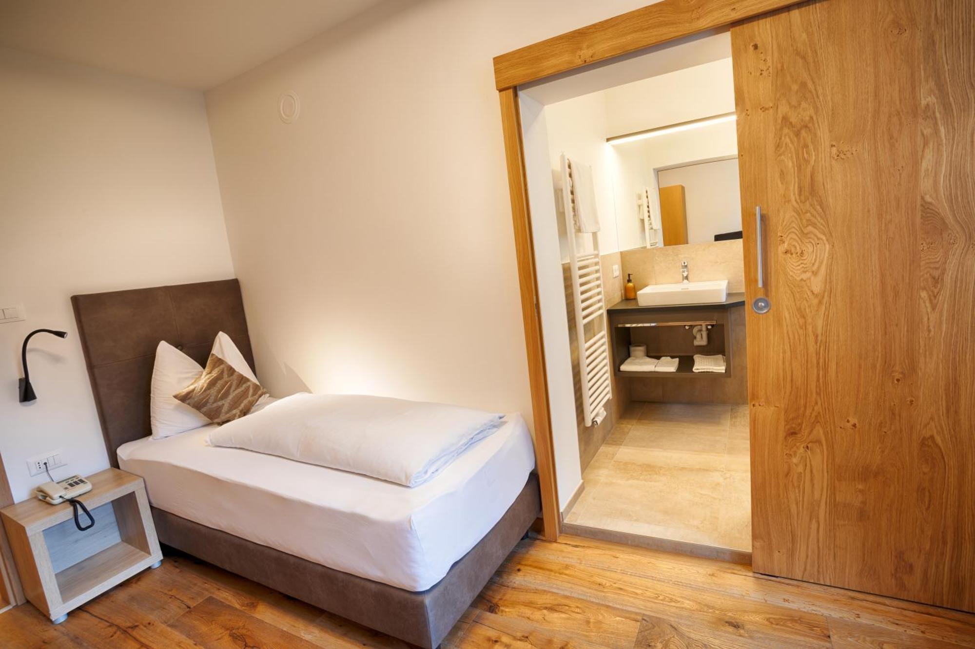 Hotel Lamm Naturns Ngoại thất bức ảnh