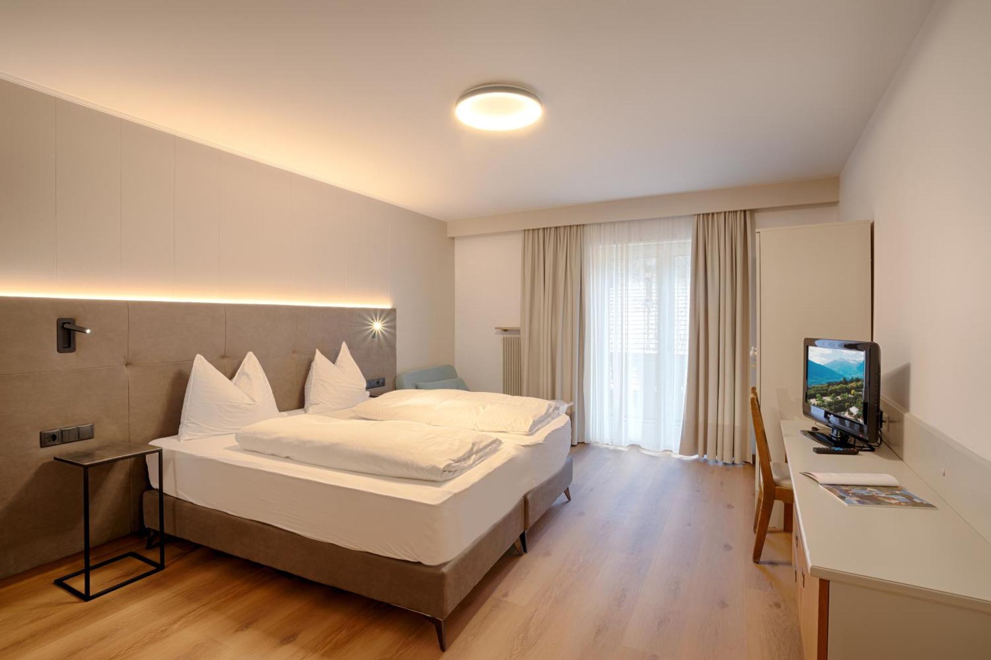 Hotel Lamm Naturns Ngoại thất bức ảnh