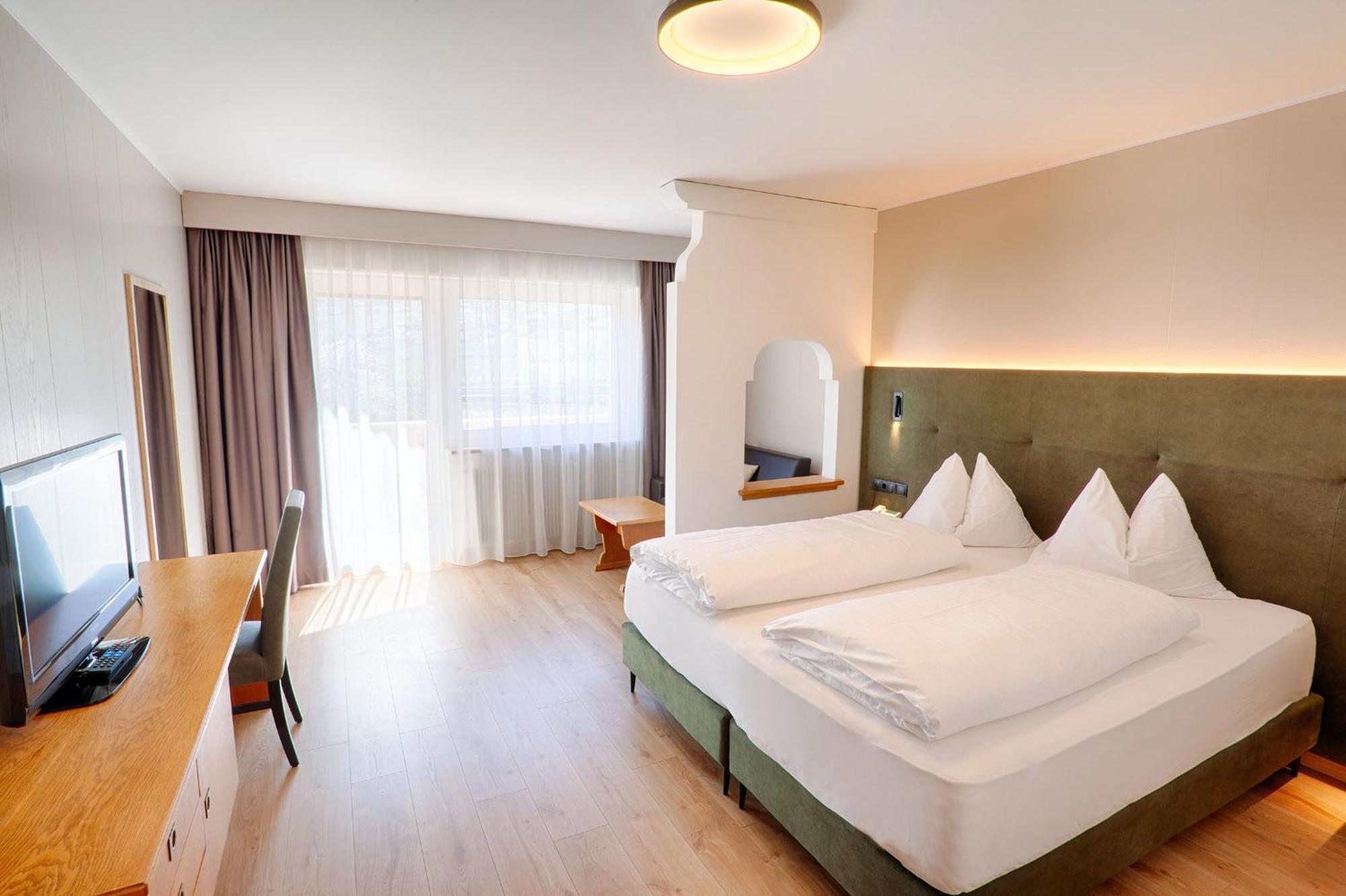 Hotel Lamm Naturns Ngoại thất bức ảnh