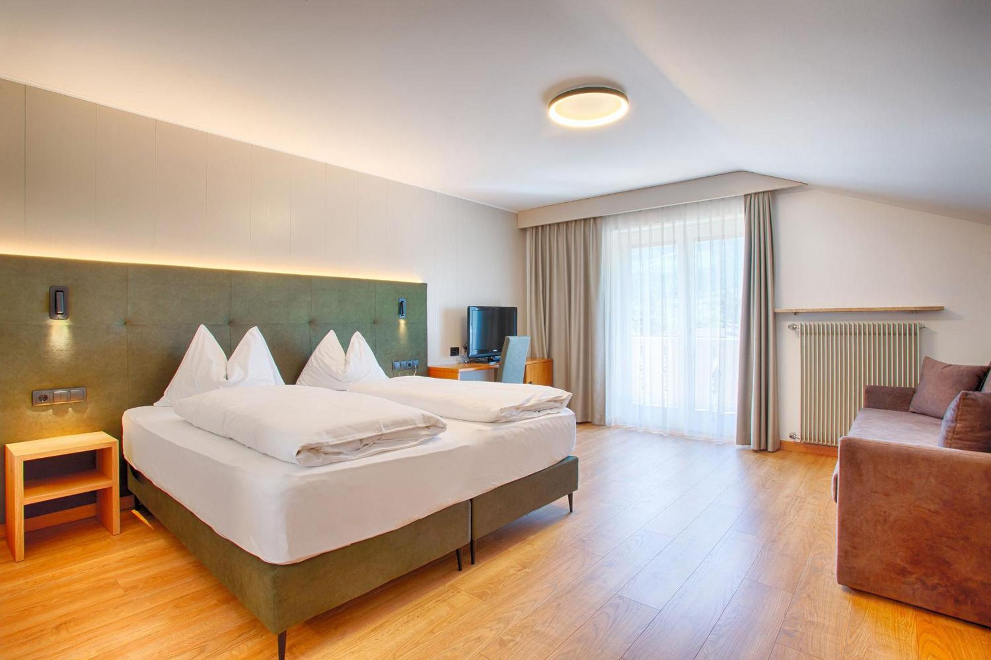 Hotel Lamm Naturns Ngoại thất bức ảnh