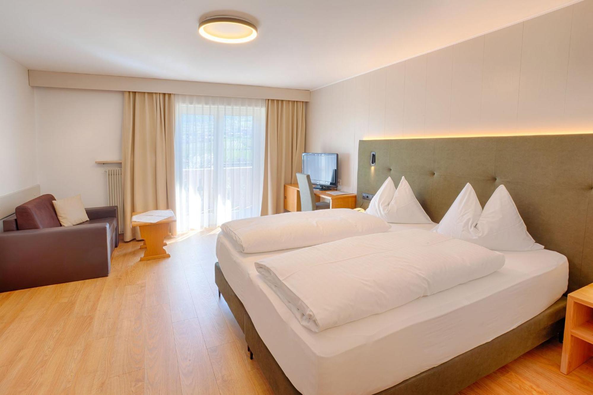 Hotel Lamm Naturns Ngoại thất bức ảnh
